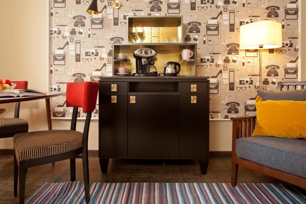 Henri Hotel Hamburg Downtown Room photo